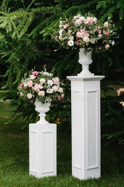 Beautiful Venues, Ceremony Pedestals, Statue Wedding Decor, Wedding Ceremony Pedestals, Diy Wedding Columns, Wedding Pedestals, Wedding Flower Stand, Wedding Columns Decor, Wedding Columns Decor Draping