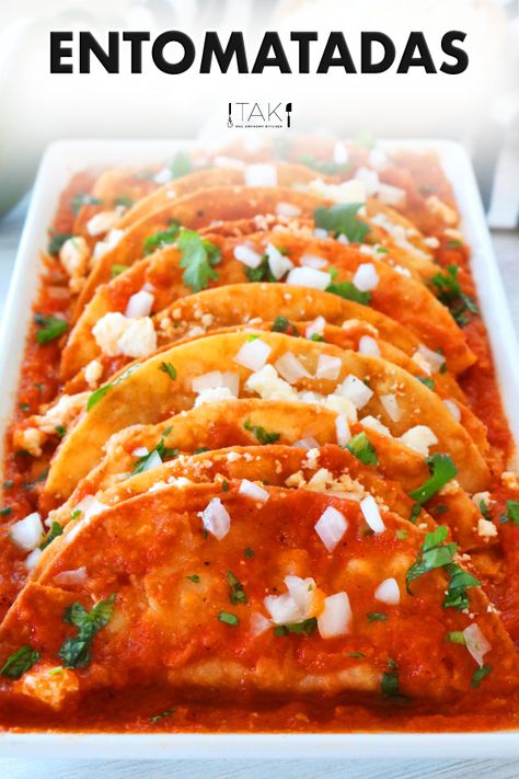 Mexican Vegetarian Recipes, Entomatadas Recipe, Fried Corn Tortillas, Vegetarian Mexican, Fried Tortillas, Vegetarian Lunch, Tex Mex Recipes, Menu Board, Red Sauce