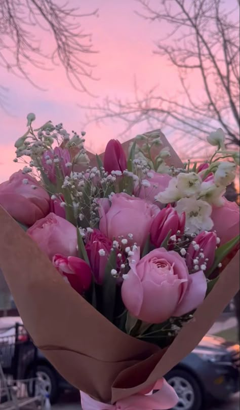 Rose Bouquet Aesthetic, Bouquet Aesthetic, Pastel Cupcakes, Boquette Flowers, Nothing But Flowers, Flower Therapy, Beautiful Bouquet Of Flowers, Luxury Flowers, Pretty Plants