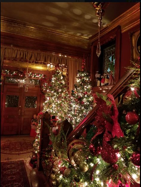 Cozy Red Christmas Aesthetic, Red Cozy Christmas Aesthetic, Christmas Aesthetic Wealthy, Christmas Royal Ball Aesthetic, Nutcracker Widget, December Aesthetic Cozy, Christmas At Hogwarts Aesthetic, December Aesthetic, Christmas Lockscreen