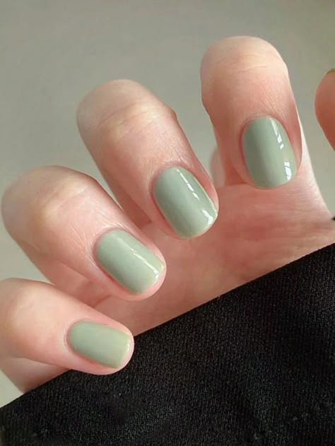 verde menta  Collar   Liso Uñas Lisas Embellished Nails Plain Simple, Light Green Gel Nails Short, Plain Gel Nails Short, Pale Hands Nail Color, Pistachio Nails, Summer Nails Green, Short Plain Nails, Green Nails Short, Pastel Green Nails