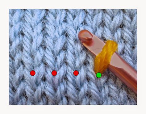 TECHknitting: Slip stitch surface decoration: Fake Latvian Braid Call Fake, Latvian Braid, Surface Crochet, Knitted Projects, Color Knitting, Yarn Twist, Crochet Embellishments, Invisible Stitch, Crochet Stitches Diagram