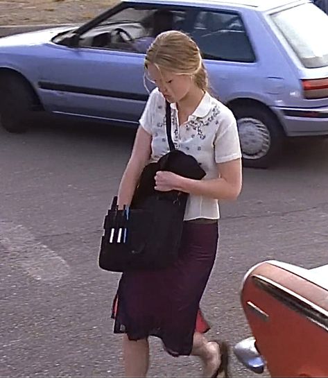 Kat Stratford Skirt, Ten Things I Hate About You Outfits, Kat Stanford Outfits, Katarina Stratford Outfits, Kay Stratford Outfits, 10 Things I Hate About You Outfits, Katarina Stratford, Kat Stratford Outfit, Purple Skirt Outfit