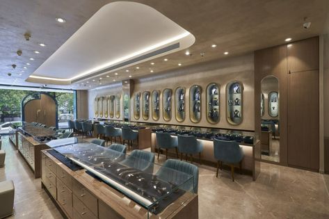 Jewelry Shop Interior Design, Jewelry Shop Interior, Shop Interior Design Ideas, Luxury Jewelry Shop, Modern Jewelry Store, Jewelry Showroom, Jewelry Store Interior, Luxury Jewelry Store, Modern Restaurant Design