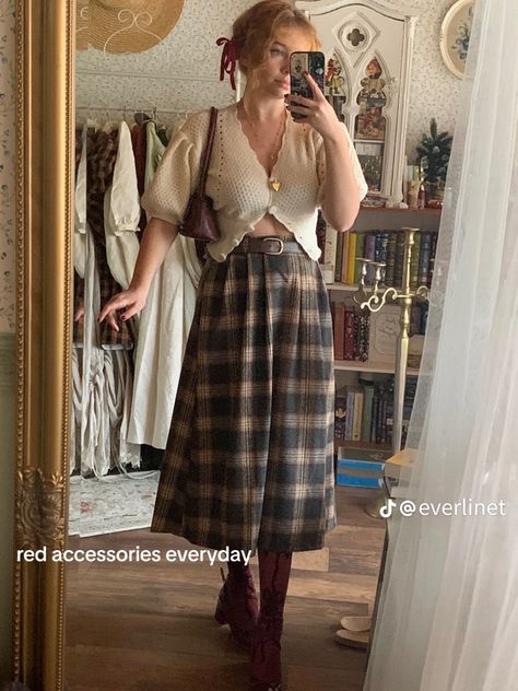 Preppy Hippie, Grandma Style, Alternative Universe, Brown Jumpsuits, Cold Fashion, Grandma Fashion, Clothing Aesthetic, Fun Clothes, Chic Fall Outfits