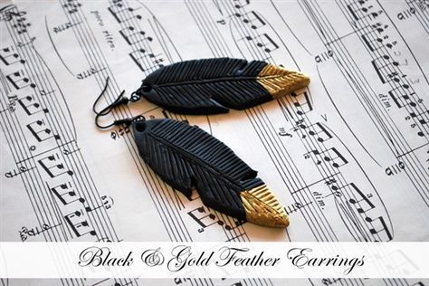 Black and Gold Feather Earrings - CraftSmile Feather Earrings Diy, Gold Feather Earrings, Homemade Earrings, Black Gold Jewelry, Polymer Clay Jewelry Diy, Gold Feathers, Clay Jewelry Diy, Clay Design, Polymer Clay Projects