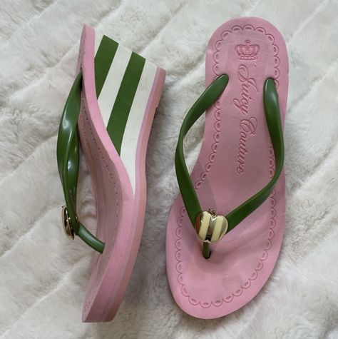 Mcbling Fashion, Dr Shoes, Funky Shoes, Stunning Shoes, 2000s Fashion Outfits, Cute Heels, Pink Girly Things, Shoe Inspo, Girly Shoes