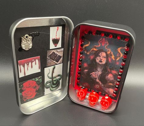 Altoid Tin Altar, Pocket Altar Witches, Lilith Altar Ideas, Learning Witchcraft, Pocket Altar, Lilith Altar, Magick Crafts, Shrine Ideas, Lady Lilith