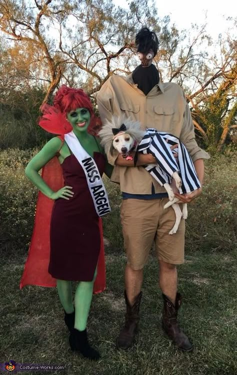 Beetlejuice Crew - 2016 Halloween Costume Contest Beetleguese Costume, Diy Bob From Beetlejuice Costume, Beetlejuice Cast Costumes, Diy Bob Costume Beetlejuice, Dog Beetlejuice Costume, Beetlejuice Bob Costume, Bob From Beetlejuice Costume, 90s Horror Movies Costumes, Halloween Beetlejuice Costume