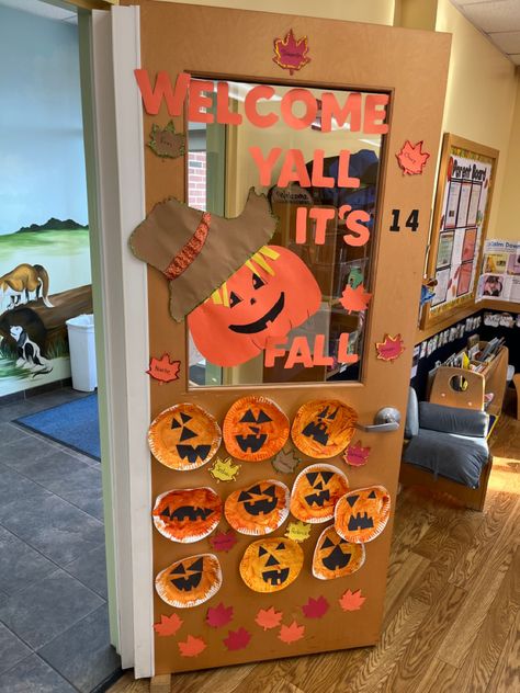 Halloween Pumpkin Door Decorations, Pumpkin Door Decorations Classroom, Pumpkin Classroom Door, Fall Classroom Door, Fall Classroom, Door Crafts, Pumpkin Door Hanger, Pumpkin Door, Fall Door Decorations