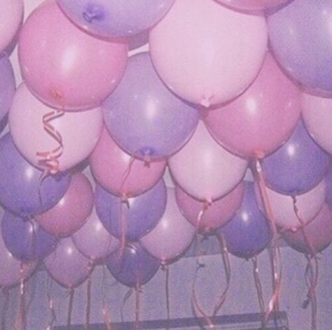 Purple Vibe, Lavender Aesthetic, Purple Balloons, Purple Birthday, Pastel Grunge, Purple Themes, Purple Wallpaper Iphone, Photo Wall Collage, Soft Purple