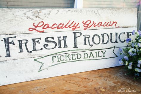 {Ella Claire}: Fresh Produce Sign for My Garden~ Free Tutorial and Template Fresh Produce Sign, Diy Outdoor Space, Produce Stand, Farm Signs, Farm Stand, Pallet Signs, Locally Grown, Garden Signs, Diy Signs