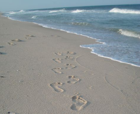 walking barefoot on the sand Sand Footprint, Water Girl, About Happiness, Girl In Water, Walking Barefoot, Marco Island, Splish Splash, Christmas Tea, On Beach