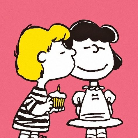 Charlie Brown In Love, Lucy Charlie Brown Christmas, Lucy And Shroder, Lucy X Schroeder, Lucy And Schroeder Fanart, Peanuts Fanart, Schroeder And Lucy, Lucy And Schroeder, Schroeder Peanuts