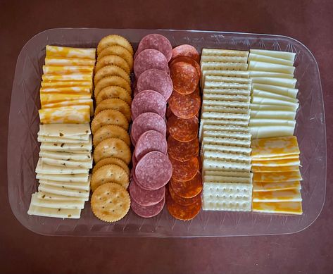 cheese and cracker board Birthday Potluck Ideas, Meeting Snacks, Cheese And Cracker Board, Church Snacks, Cracker Board, Cheese And Cracker Platter, Tray Aesthetic, Cheese And Cracker Tray, Cracker Tray