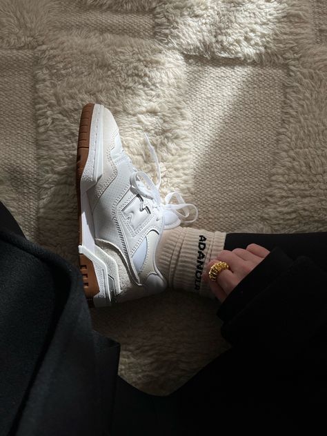 New Balance 550 Gum Sole, New Balance 550 White Gum, Gum Sole Sneakers Outfit, Adanola Socks, 550 New Balance Outfit, New Balance 550 Outfit, 550 Outfit, New Balance 574 White, Nb 550