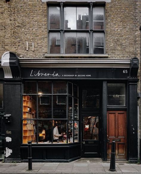 Vintage Shop Fronts, Dark Academia Coffee, Cute Bookstore, London Bookshop, London Bookstore, Library Store, Bookstore Design, Cafe Exterior, London Vibes