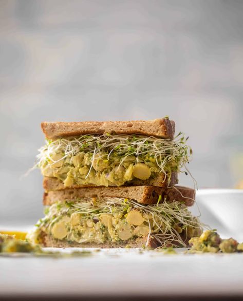 Chickpea Pesto Salad, Pesto Chickpea Salad, Things To Make For Lunch, Smashed Chickpea Salad, Smashed Chickpea, Chickpea Sandwich, Meatless Dishes, Chickpea Salad Sandwich, Pistachio Pesto