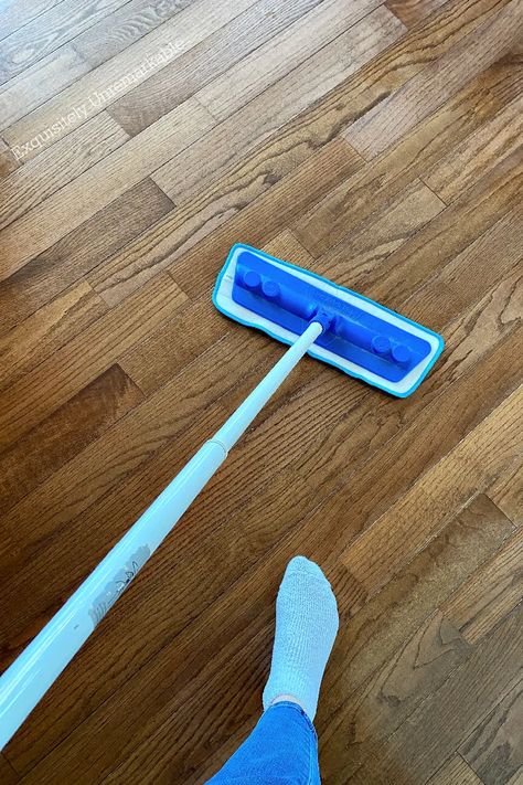 How To Mop A Wood Floor Best Wood Flooring, Natural Cleaning Solutions, Cleaning Wood Floors, Cleaner Recipes, Clever Hacks, Fall Diy, Natural Cleaning Products, A Wood, Cleaning Solutions