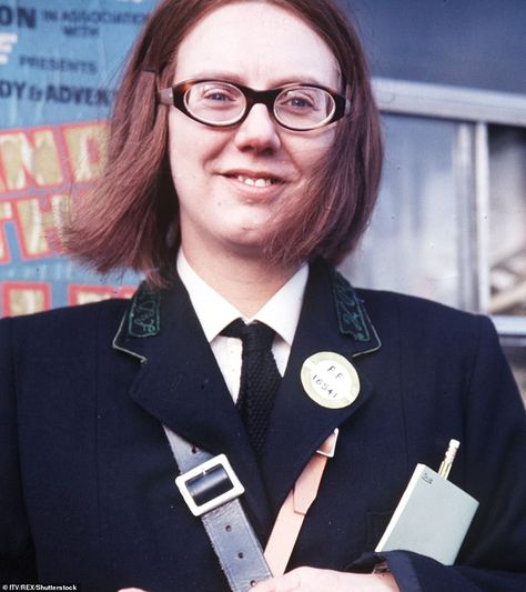 Anna Karen was best known for her role as Olive in the 1970s sitcom On The Buses Peggy Mitchell, British Tv Comedies, Moving To London, Barbara Windsor, 1970s Childhood, Vintage Television, Childhood Memories 70s, Classic Comedies, Classic Television