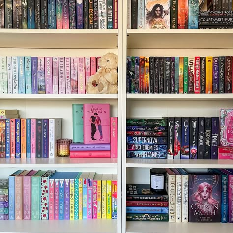 My Bookshelves ✨📚 How do you organise your books? Book Corner Ideas Bedroom, Book Room Ideas, Tricia Levenseller, Book Butterfly, Dream Home Library, Bookshelf Inspo, Bookshelf Aesthetic, London Edinburgh, Bookshelf Inspiration