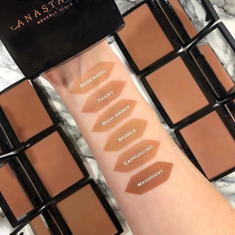 34.3k Likes, 222 Comments - Anastasia Beverly Hills (@anastasiabeverlyhills) on Instagram: “ABH Bronzers swatches by @thebeautyradar #anastasiabeverlyhills” High End Makeup Products, High End Makeup Brands, Drugstore Eyeshadow, Tan Makeup, Makeup Reference, Beauty Cabinet, Eyeshadow Swatches, Gucci Products, Contour Bronzer