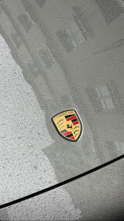 Voiture Porsche sous la pluie Porsche Gtr3 Rs Aesthetic, Porsche Logo Aesthetic, Porchse Cars Aesthetic, White Porsche Aesthetic, Porshe Aesthic, Porsche Panamera Aesthetic, Porsche Cayenne Aesthetic, Porsche Aesthetic, Porsche 9