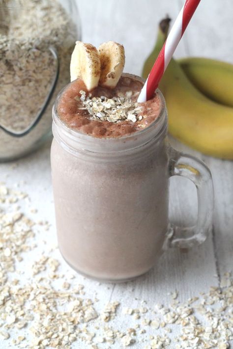 Chocolate Banana Breakfast Smoothie - a delicious and healthy smoothie perfect for breakfast. Great for kids and picky eaters! myfussyeater.com Oat Breakfast, Apricot Smoothie, Banana Breakfast Smoothie, Choco Banana, Smoothie Recipes For Kids, Smoothie Recipes Healthy Breakfast, Banana Oat, Breakfast Smoothie Recipes, Banana Breakfast