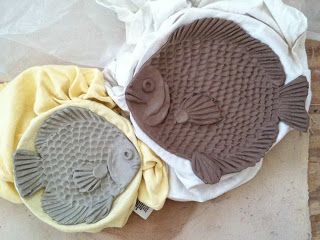 Fish Pottery, Ceramic Fish Plate, Fish Plates, Pottery Fish, Fish Bowls, Clay Fish, Clay Plates, Kids Clay, Beginner Pottery