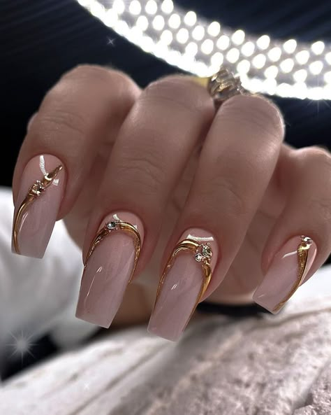 Classy Wedding Nails, Wedding Nails Ideas, Long Square Nails, Tapered Square Nails, Nude Nail Designs, Nail Art Wedding, Trendy Nail Design, Classy Wedding, Classy Nails