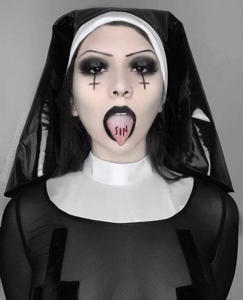 Nun Halloween Costumes Makeup, Nun Halloween Costume, Nun Halloween, Nun Costume, Gothic Photography, Halloween House Party, Amazing Halloween Makeup, Halloween Makeup Inspiration, Halloween 2022