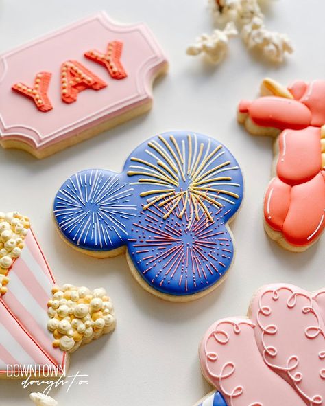 Watch Fireworks, Patriotic Cookies, Minnie Mouse Cookies, Flooding Cookies, Sugar Cookie Cakes, Disney Cookies, Cookie Business, Summer Cookies, Fireworks Display