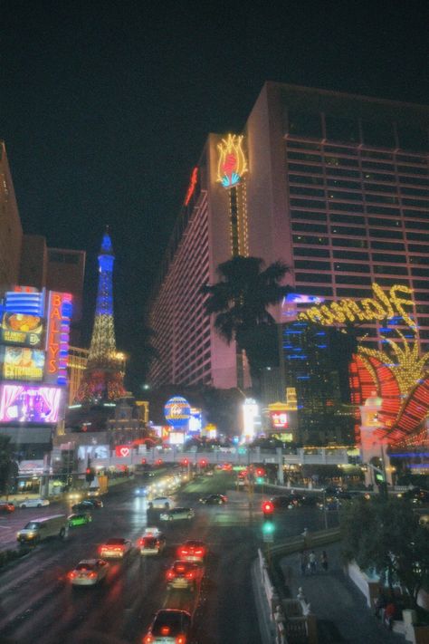 Las Vegas 90s Aesthetic, Las Vegas Film Photography, Las Vegas Grand Prix F1, Las Vegas Wallpaper Iphone, Las Vegas Aesthetic Vintage, Nick Stokes, Apricot Mayor, Vaporwave 80s, 80s California