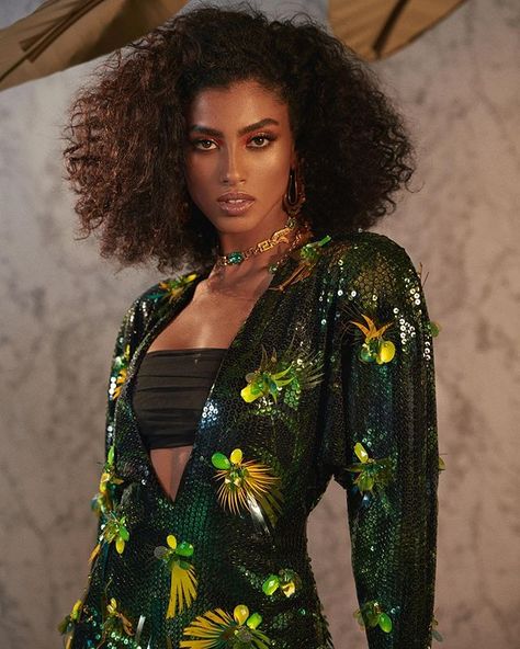 IMAAN  HAMMAM FOR VERSACE Imman Hammam, Sassy Pose, Imaan Hammam, Editorial Model, Mesh Party Dress, Versace Runway, Versace Spring, Tropical Palm Leaves, Model Beauty