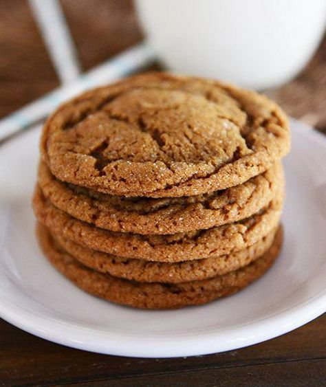 Chewy Ginger Molasses Cookies, Ginger Spice Cookies, Chewy Molasses Cookies, Molasses Cookies Recipe, Ginger Molasses, Ginger Molasses Cookies, Molasses Cookies, Kitchen Cafe, Spice Cookies