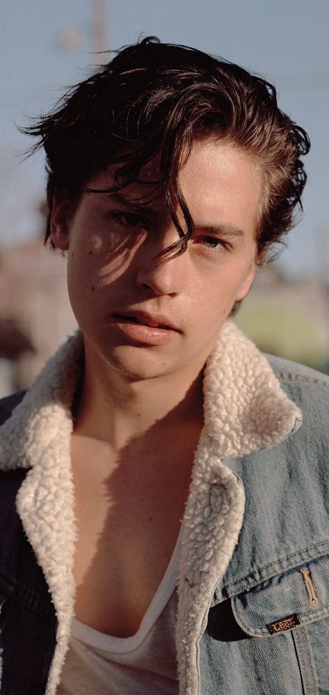 Cole Sprouse Aesthetic, Cole Sprouse Wallpaper, Cole Sprouse Jughead, Cole M Sprouse, My Kind Of People, Riverdale Cole Sprouse, Dylan And Cole, Inspiration For Drawing, Dylan Sprouse