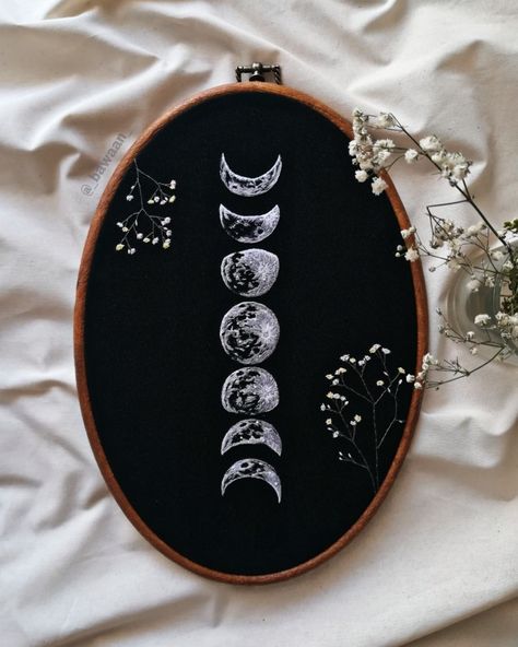 Moon, embroidery Embroidered Moon Phases, Moon Cycle Embroidery, Moon Embroidery Ideas, Half Moon Embroidery, Embroidery Moon Phases, Embroidery Patterns On Black Fabric, Moon Star Embroidery, Embroidery Moon Pattern, Moon Phase Embroidery