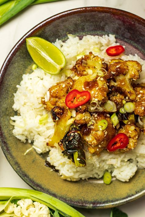 30 Minute Meals: Sticky Honey Sesame Cauliflower — ODDBOX Vegetarian Katsu Curry, Sticky Cauliflower, Spring Onion Recipes, Ways To Cook Cauliflower, Cook Cauliflower, Cauliflower Pizza Recipe, Best Cauliflower Recipe, Sesame Cauliflower, How To Cook Cauliflower