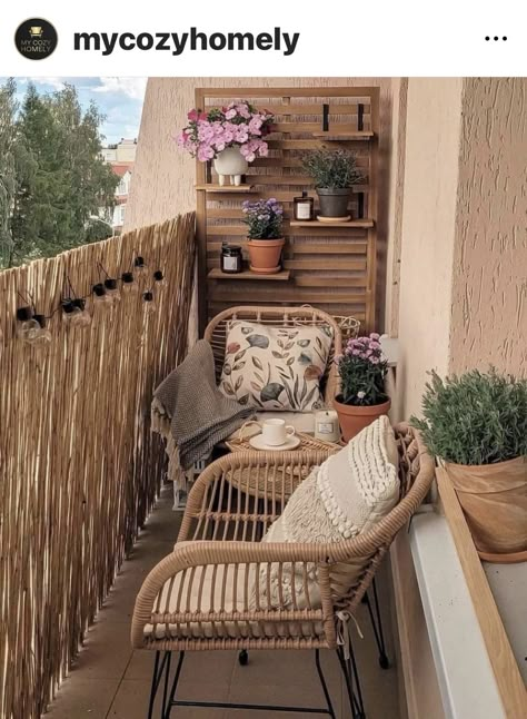 Narrow Balcony, Ideas Terraza, Balkon Decor, Balcony Design Ideas, Tiny Balcony, Small Balcony Garden, Terrace Decor, Small Balcony Design, Apartment Patio Decor