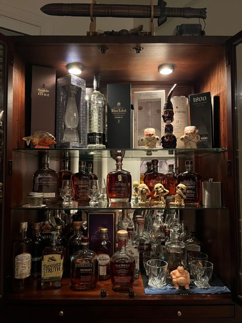 Diy Liquor Cabinet, Liqour Cabinet, Whisky Room, Diy Liquor, Whiskey Cabinet, Liquor Storage, Whiskey Lounge, Liquor Shelf, Home Bar Cabinet