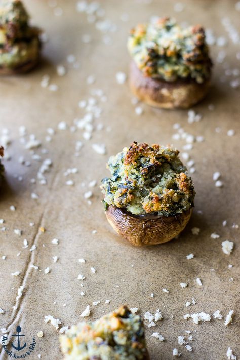 Stuffed Mushrooms With Spinach, Boursin Stuffed Mushrooms, Boursin Appetizers, Boursin Cheese Recipes, Boursin Recipes, Beach House Kitchen, Mushroom Appetizers, Cheese Stuffed Mushrooms, Stuffed Mushroom