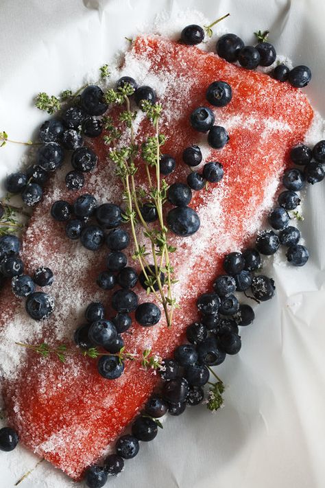 blueberry-cured salmon gravlax Blueberry Salmon, Gravlax Recipe, Food Salmon, Cured Salmon, Bagel Cream Cheese, Sockeye Salmon, Salmon Filet, Smoked Salmon, Picky Eaters