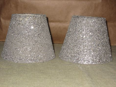 Glitter lampshades. Chanel Bedroom, House Diys, Glitter Bedroom, Glitter Quotes, Glitter House, Glitter Highlight, Beach Themed Bedroom, Chic Bedroom Decor, Bling Crafts