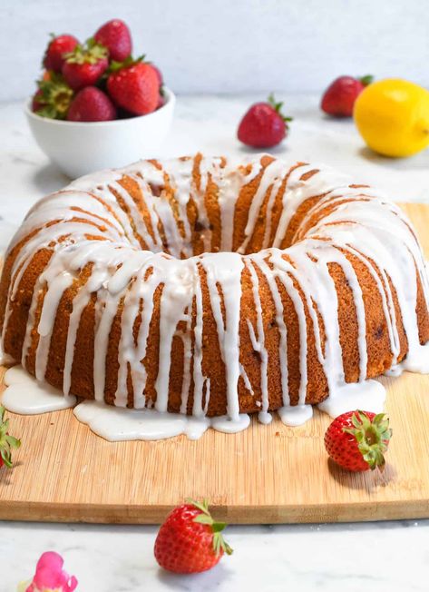 Gluten Free Bundt Cake with Strawberries (Paleo) Bundt Cake With Strawberries, Strawberry Tarts Mini, Gluten Free Bundt Cake, Banana Bundt Cake, Banana Bundt, Cake With Strawberries, Lemon Glaze, Almond Cake, Almond Flavor