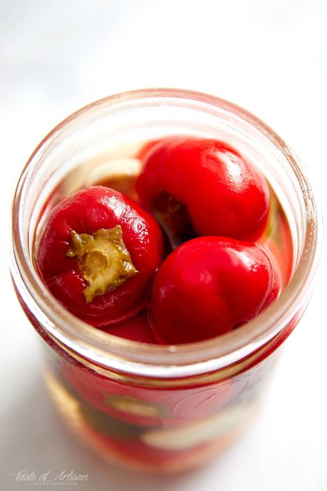 Cherry Pepper Canning Recipe, Pepper Pickling Recipe, Pickled Cherry Peppers Recipe, Pickled Cherry Peppers, Cherry Pepper Recipes, Peppers In Oil, Pickled Sweet Peppers, Sweet Pepper Recipes, Pickled Vegetables Recipe