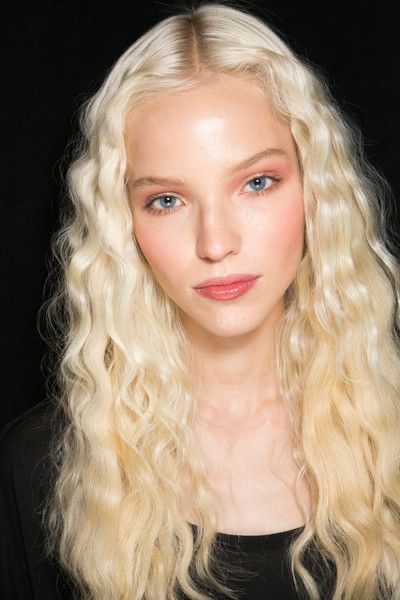 Anais Pouliot, Blonde Actress, Modern Mermaid, Sasha Luss, Blonde Actresses, Runway Hair, Porcelain Skin, Crimped Hair, Fashion Week Spring 2014