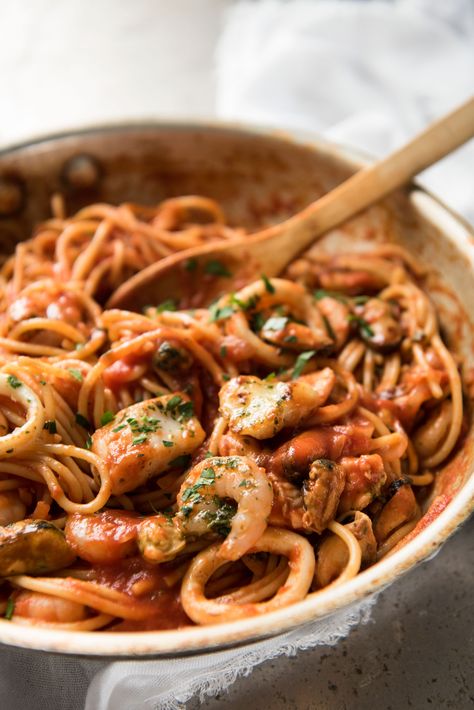 Made this yesterday, I got a HUGE thumbs up from everyone!!! Part of my regular rotation for quick dinners! Seafood Spaghetti Marinara, Seafood Marinara Recipes, Easy Seafood Pasta Recipes, Marinara Pasta Recipes, Seafood Marinara Pasta, Spaghetti Marinara Recipe, Seafood Marinara, Seafood Spaghetti, Spaghetti Marinara