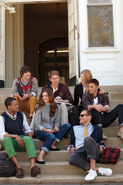 Brooks Brothers Back to Campus New England Prep, Preppy Handbook, Ivy League Style, Ivy Style, Gucci Brand, Prep Style, Preppy Lifestyle, Rich Girl Lifestyle, Prep School