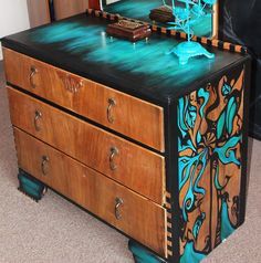 DIY Hand-painted Furniture! Seni Resin, Chair Diy, Diy Sofa, Diy Makeover, Painting Furniture Diy, Funky Furniture, Funky Painted Furniture, Diy Furniture Table, Refurbished Furniture