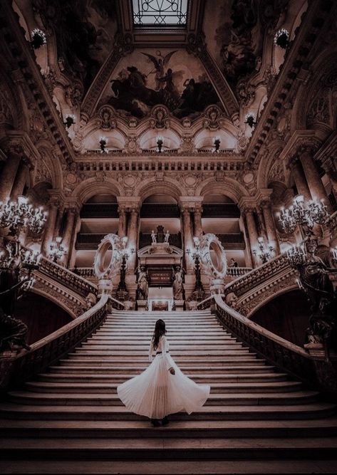 Princess Ball Gown Aesthetic, Castle Aesthetic Photoshoot, Royal Castle Aesthetic, Nightcourt Ball, Kaya Core, Book Atheistic, Royalty Photoshoot, Dark Atheistic, Royal Photoshoot